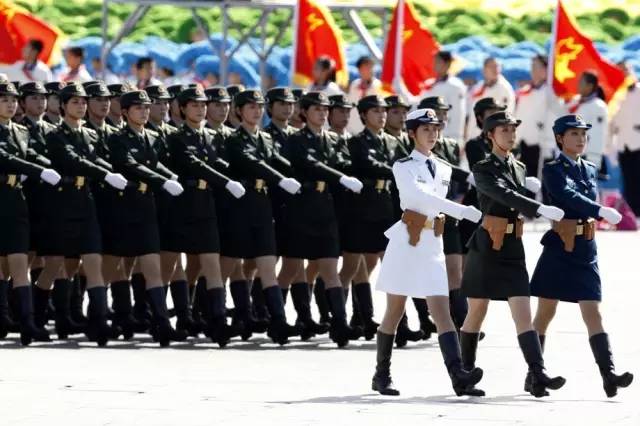 三军女兵方队,展现巾帼英雄风采的全部视频回顾,三军女兵方队,巾帼英雄风采回顾视频全展示