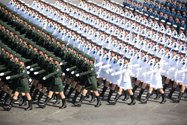三军女兵方队,展现巾帼英雄风采的全部视频回顾,三军女兵方队,巾帼英雄风采回顾视频全展示