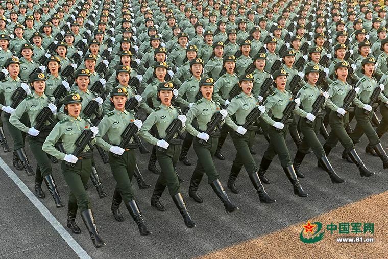 三军女兵方队,展现巾帼英雄风采的全部视频回顾,三军女兵方队,巾帼英雄风采回顾视频全展示