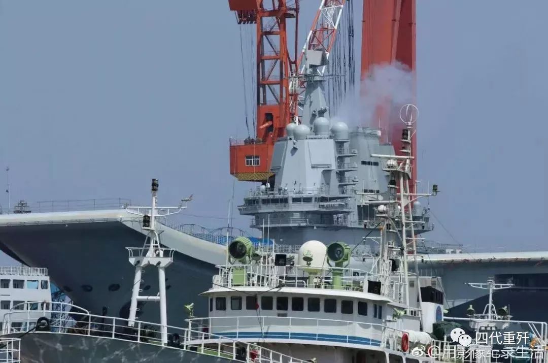 直-18在国产航母上的壮丽降落,国产航母上的直-18壮丽降落瞬间