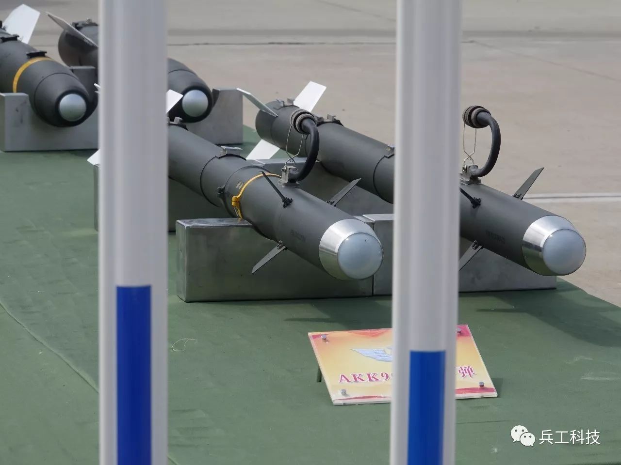 AKK90空空导弹，现代战争中的空中霸主，AKK90空空导弹，现代战争中的空中霸主角色