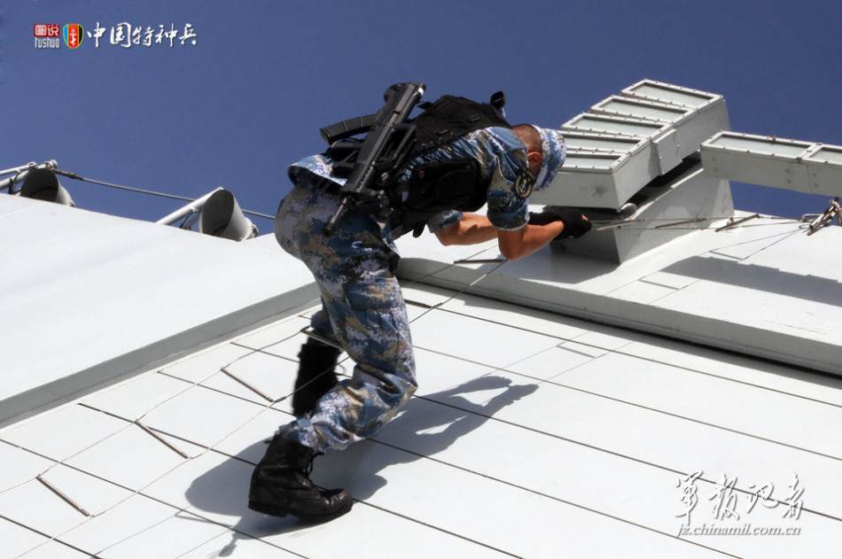 蛟龙突击队图片壁纸,英勇无畏的特种部队形象展现,蛟龙突击队壁纸,特种部队的英勇形象展现