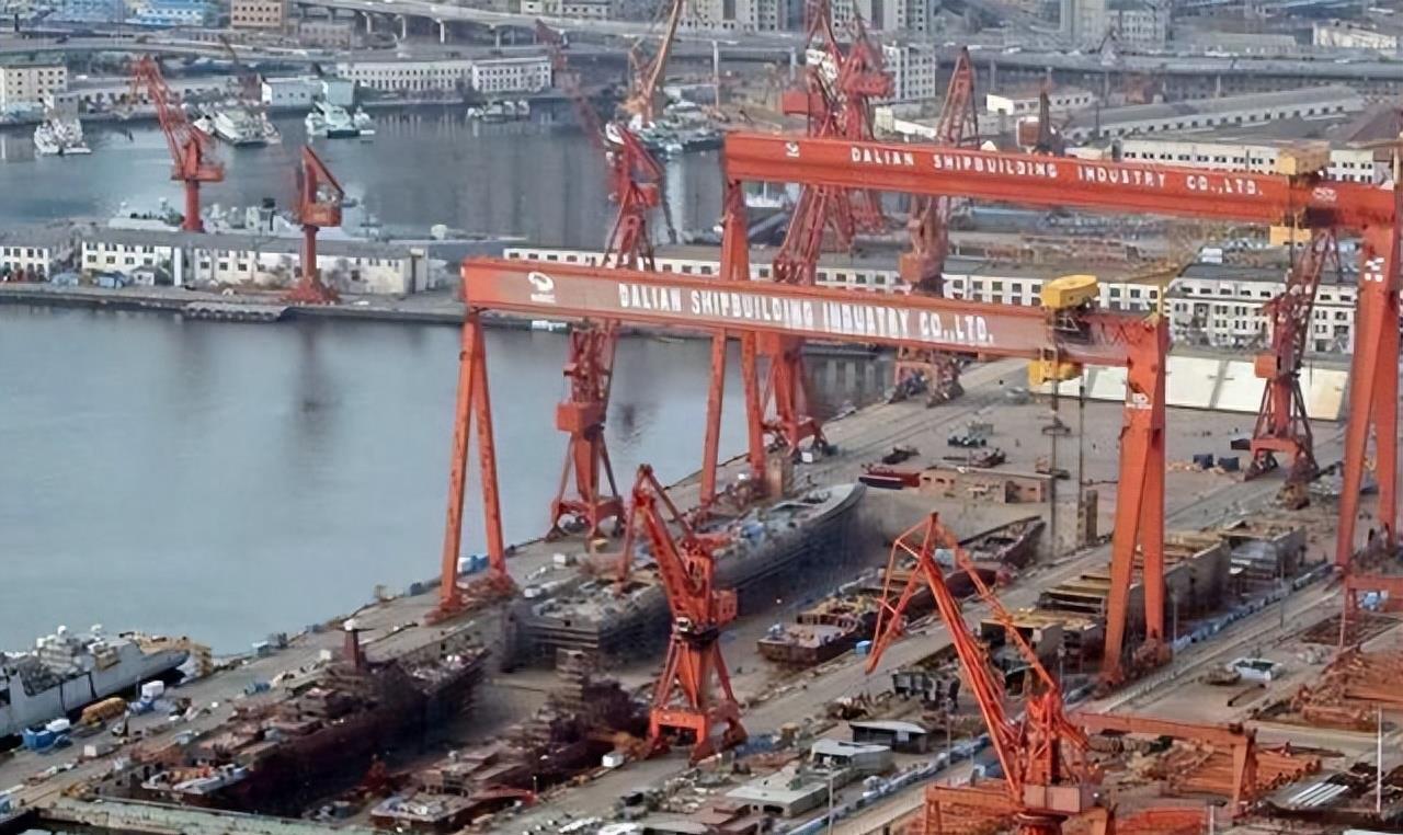 关于我国建造多少艘055型驱逐舰的探讨,中国055型驱逐舰建造数量探讨