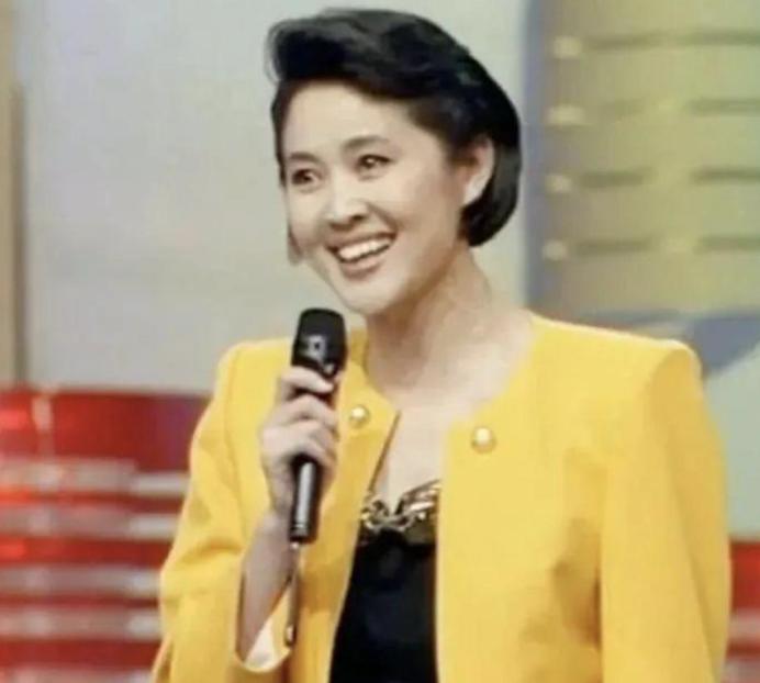 纸飞机、战斗机与歼-8,飞行之梦的探索与传承,飞行之梦,纸飞机、战斗机和歼-8的传承与探索