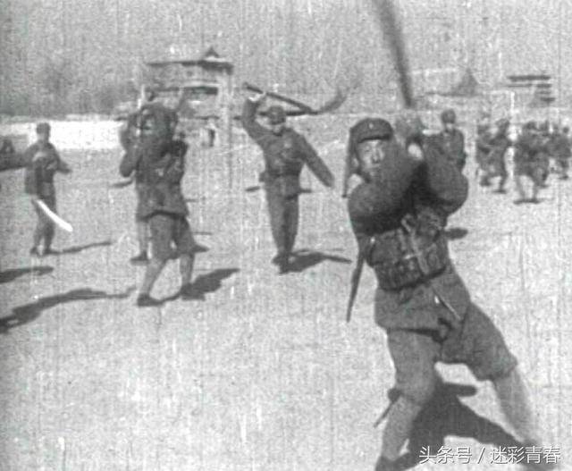 日军用大刀从裆部劈成两半,战争中的残酷现实,战争中的残酷现实,日军大刀劈裂敌人裆部惨案