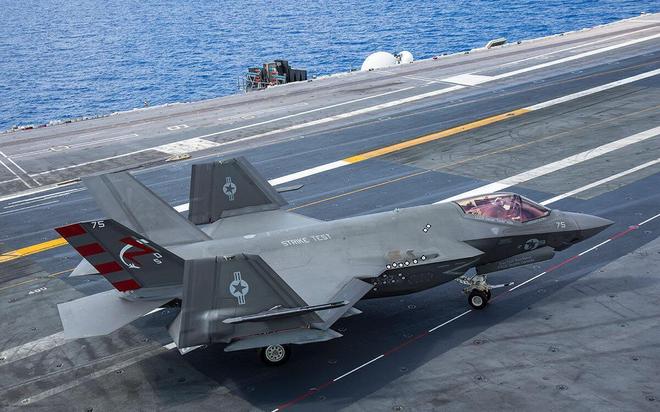 歼-15T与超级大黄蜂,两大空中巨擘的优劣对比,歼-15T与超级大黄蜂,空中巨擘优劣对比分析