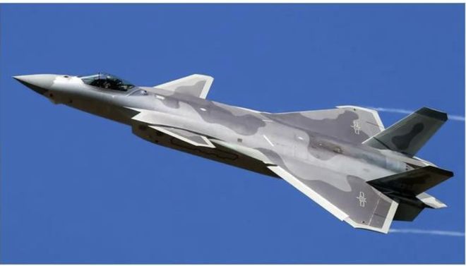 专家歼-20对比F-22,深度解析两款战斗机的优劣差异,歼-20与F-22深度对比,解析两款战斗机的优劣差异