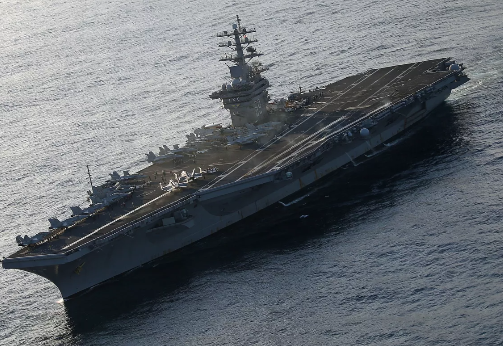 最近美国航母遭遇袭击了吗?——深度解析事件真相与背后动因,美国航母遭遇袭击事件真相与背后动因深度解析