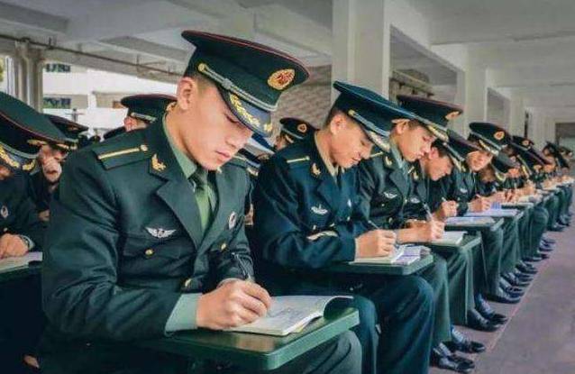 国防生与高官之路,探寻职业发展的多元路径,国防生与高官之路,多元职业发展路径探寻