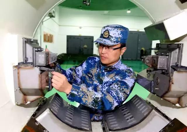 海军机动岸舰导弹第二团,英勇无畏,铸就海防利剑,海军机动岸舰导弹第二团,铸就海防利剑,英勇无畏展雄风