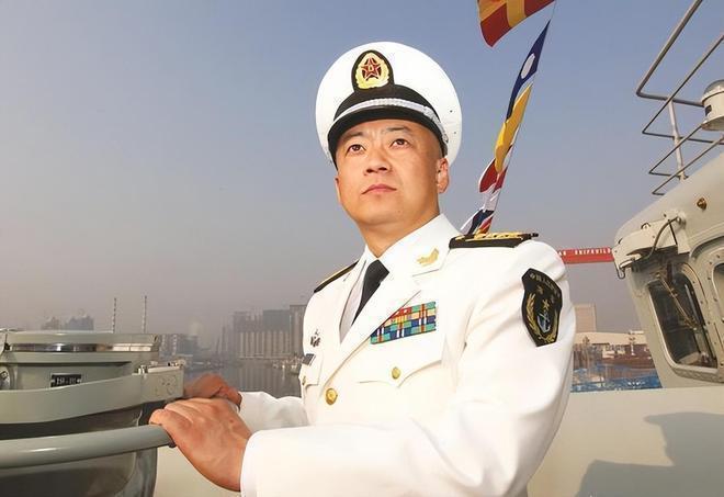 辽宁舰高英明师长简介,辽宁舰高英明师长,生平简介与成就概述