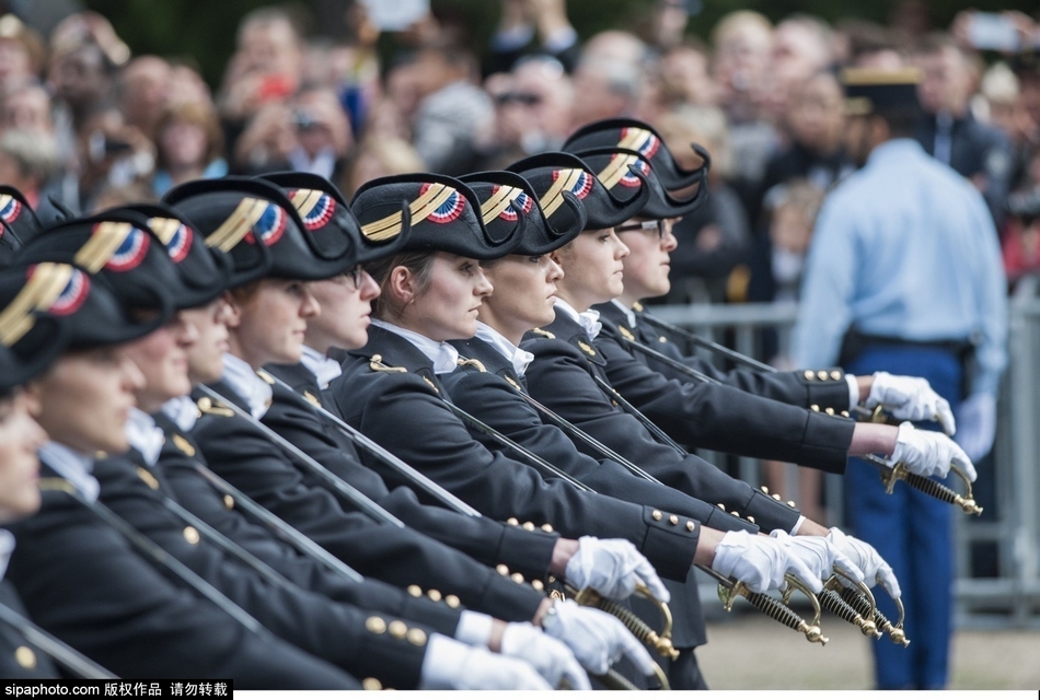女兵的照片高清英姿,展现现代女性的力量与魅力,女兵高清照片展现力量与魅力,现代女性的英姿风采
