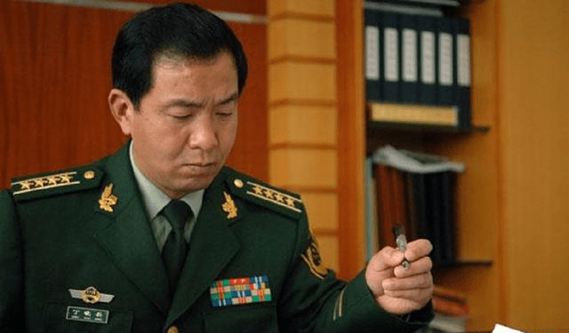 丁晓兵老婆,背后的力量与支持,丁晓兵背后的力量,妻子默默的支持