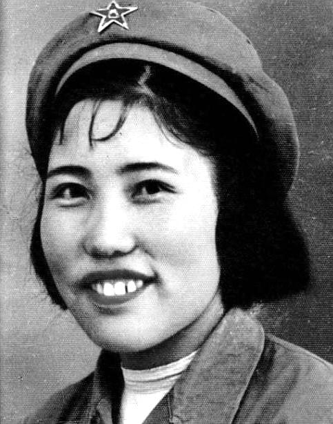 战地女兵电影版,战火中的女性力量,战地女兵电影版,战火中的坚韧女性力量